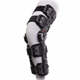 מקבע ברך עם צירים X-ROM Post-Op Knee Brace - POST OP