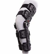 מקבע ברך עם צירים X-ROM Post-Op Knee Brace - POST OP